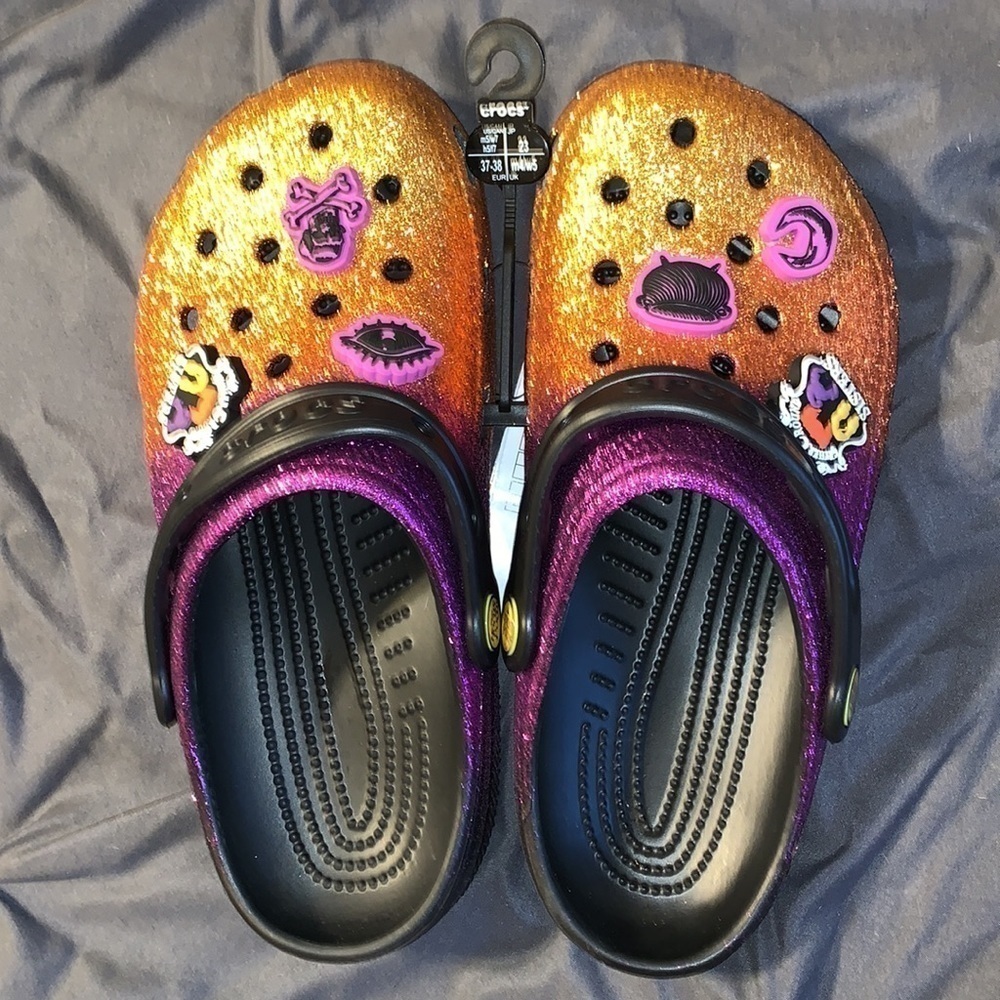 CROCS Classic Disney Hocus Pocus Clog - Picture 1 of 13